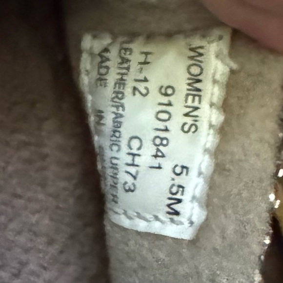 Sperrt Boat Shoes with Gold Accents.  Sized Women’s 5.5 - Picture 7 of 7